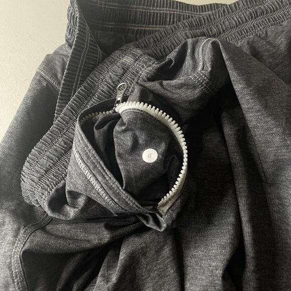 Lululemon Crop 6 - Picture 4 of 4